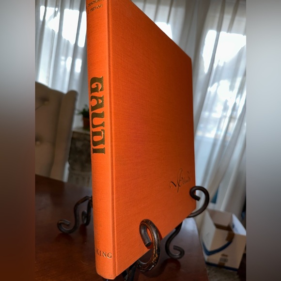 Gaudi- The Visionary Preface by Salvador Dali A Studio Book by Viking New York - Picture 2 of 16